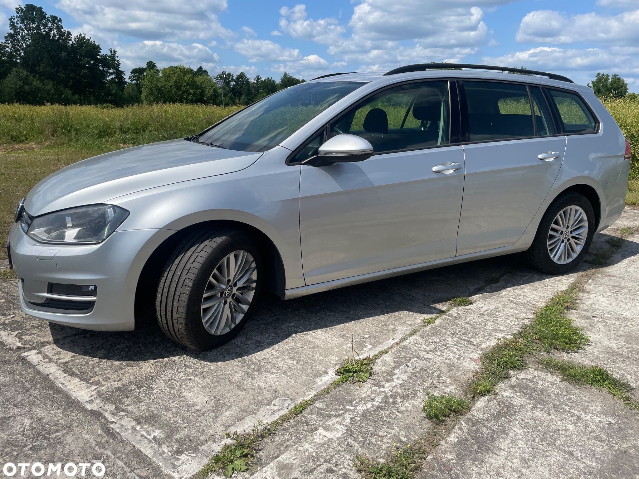 Volkswagen Golf - 1