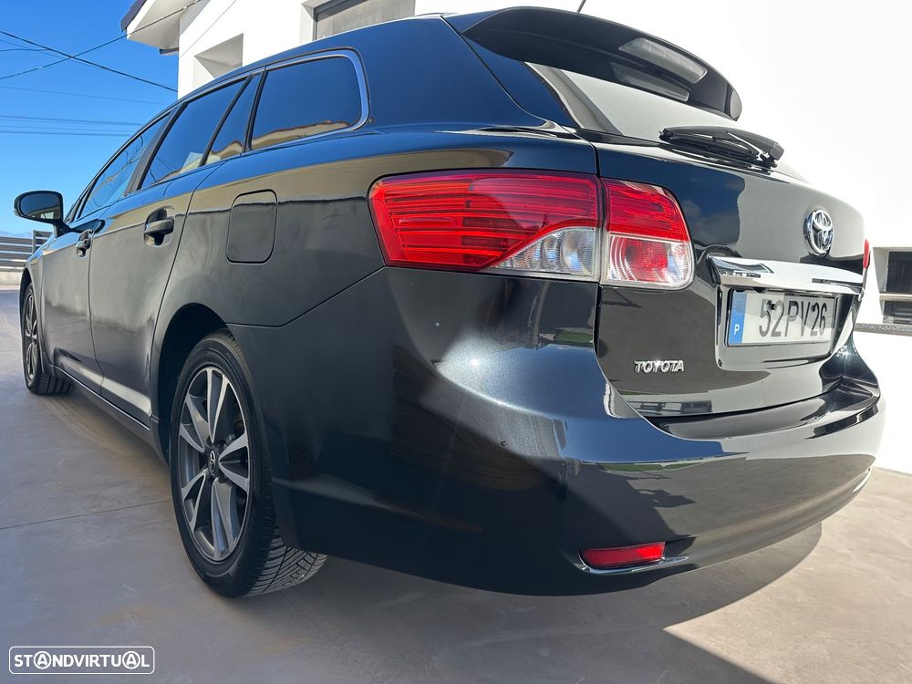 Toyota Avensis SW 2.0 D-4D Exclusive +Navi - 4