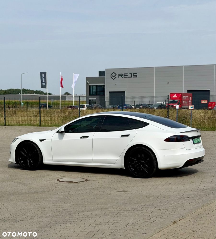 Tesla Model S - 14