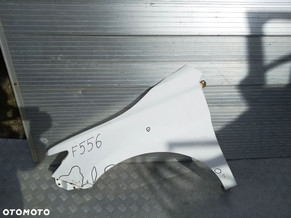 E220/F556/H61  LEWY BŁOTNIK TOYOTA CAMRY 2015- - 2