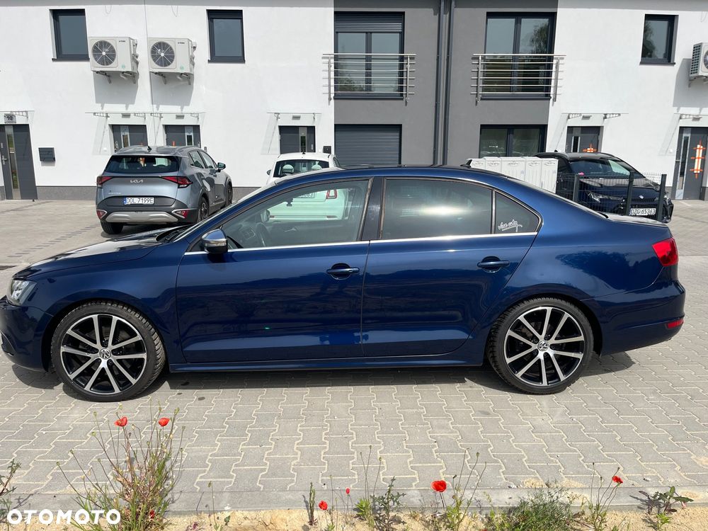 Volkswagen Jetta 2.0 TSI Highline - 3
