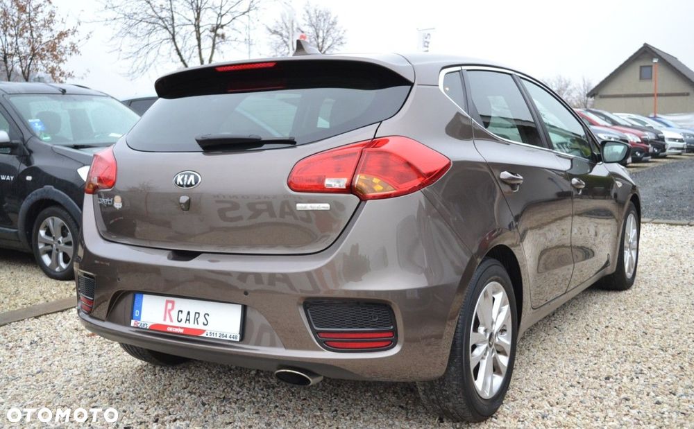 Kia Ceed 1.6 GDI ISG Dream-Team Edition - 4