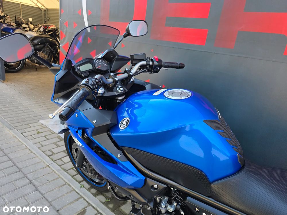 Yamaha XJ - 9