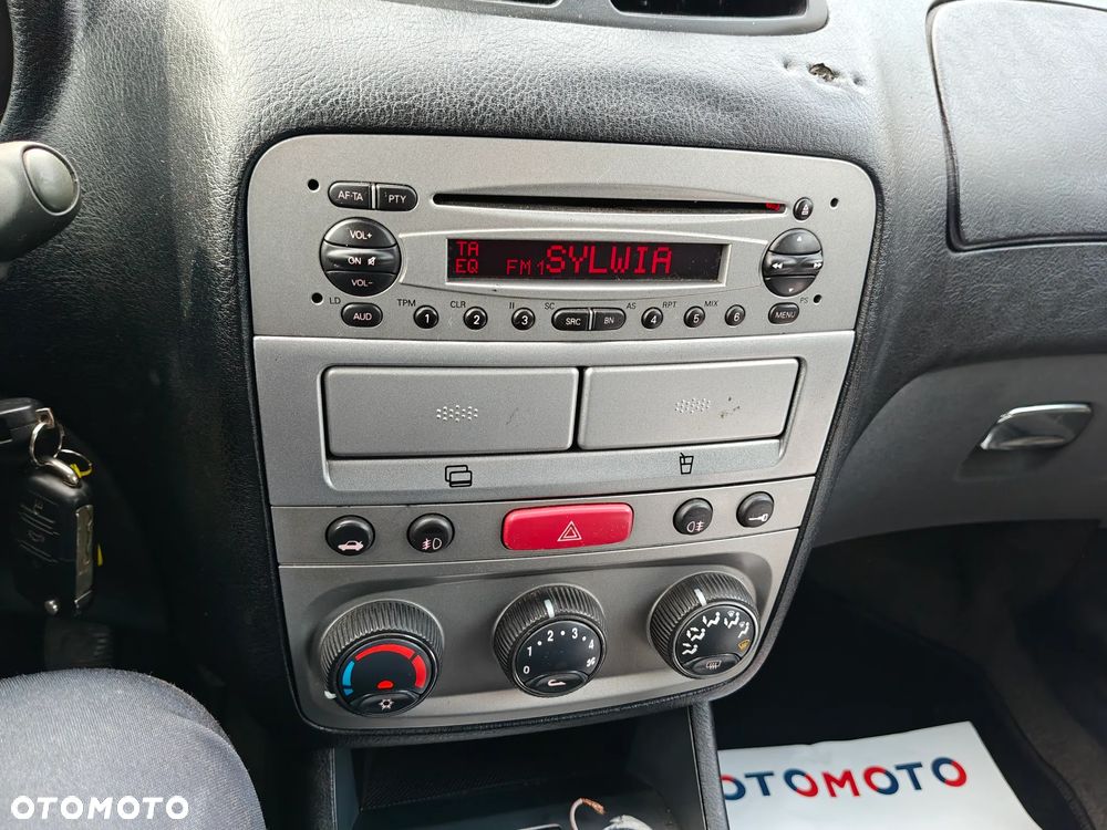 Alfa Romeo 147 1.9 JTD 16V Black Line - 16