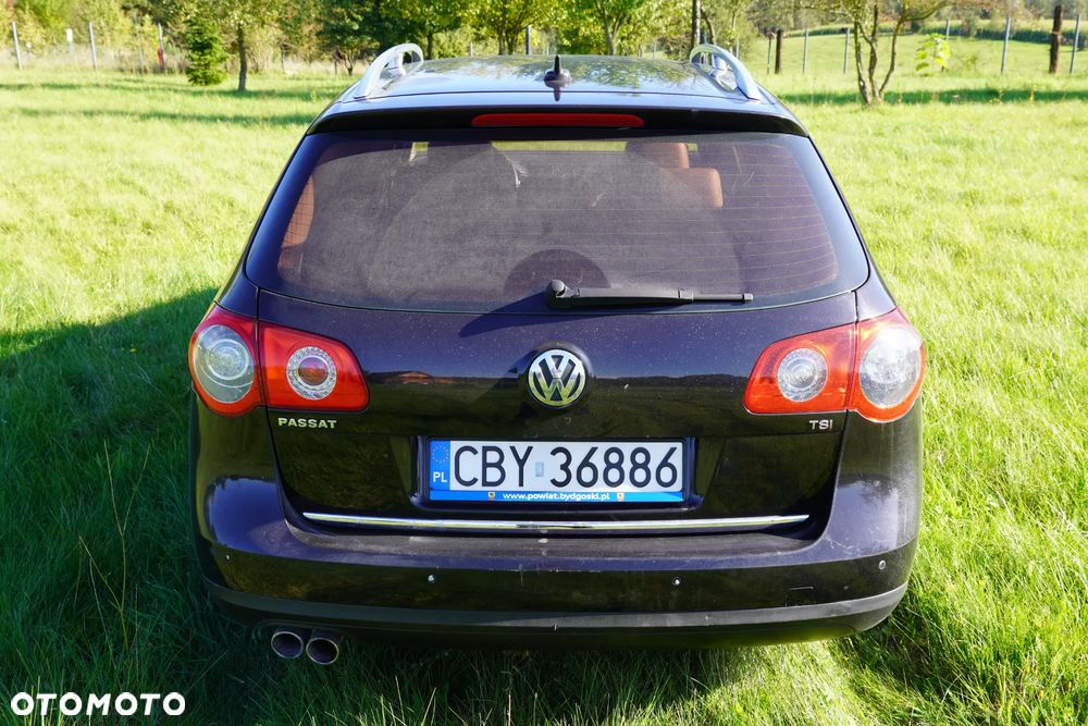 Volkswagen Passat 1.8 TSI Highline - 32