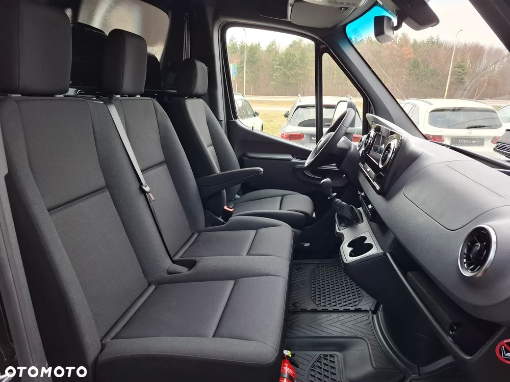 Mercedes-Benz Sprinter - 21