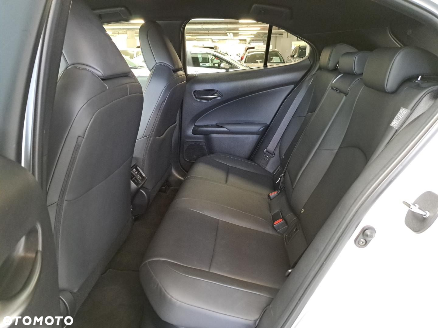 Lexus UX 250h GPF F Impression 2WD - 11
