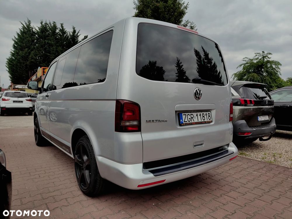 Volkswagen Multivan - 11