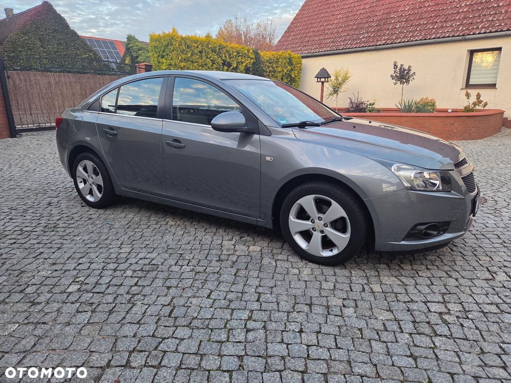 Chevrolet Cruze 1.8 LT - 9