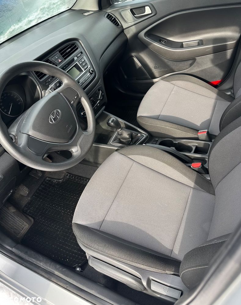Hyundai i20 1.2 Comfort - 11