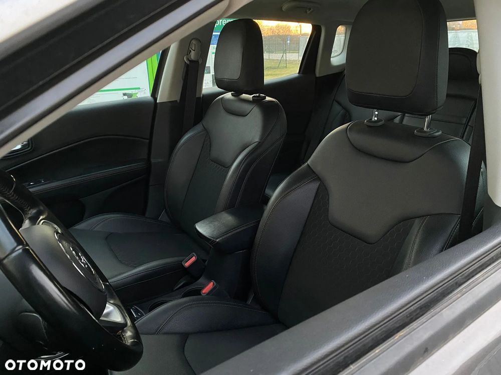 Jeep Compass 1.3 T-GDI 4xe PLUG-IN HYBRID Automatik Limited - 12