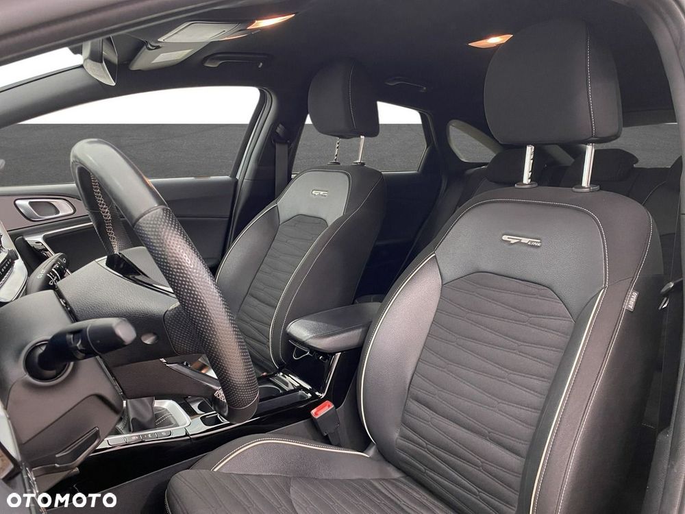 Kia ProCeed - 11