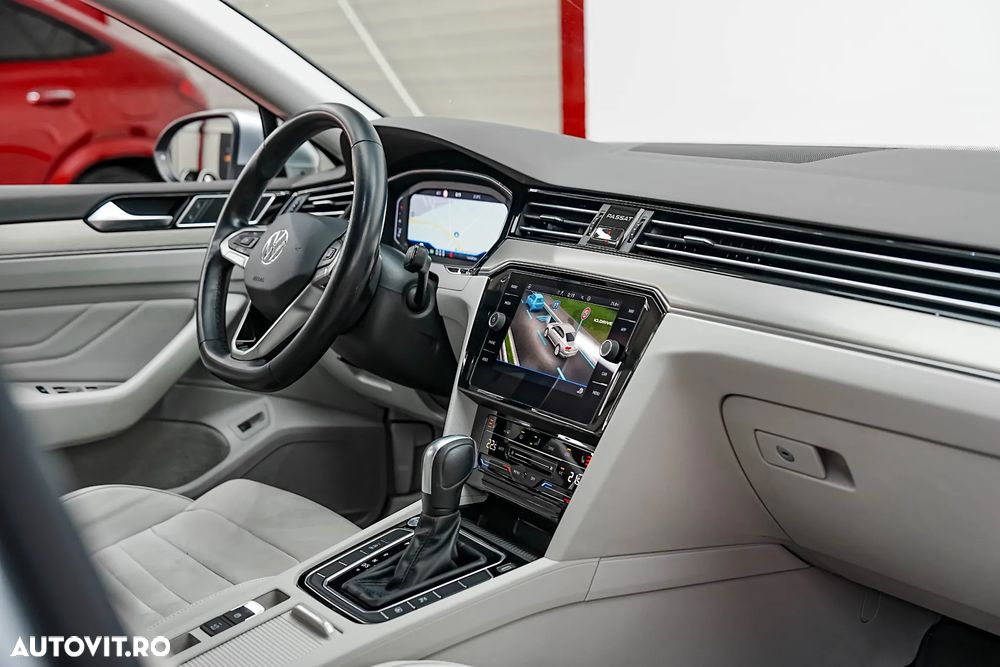 Volkswagen Passat 2.0 TDI DSG Highline - 12