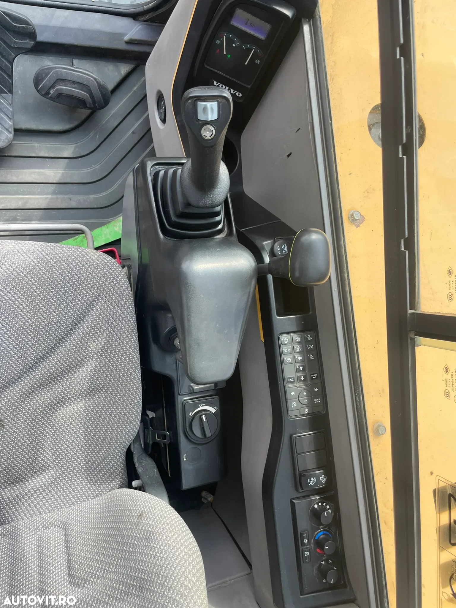 Volvo ECR88D - 14
