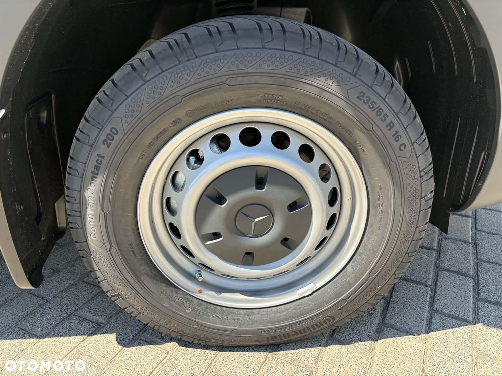 Mercedes-Benz Sprinter - 16