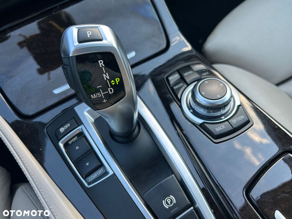 BMW Seria 5 520d Luxury Line - 16