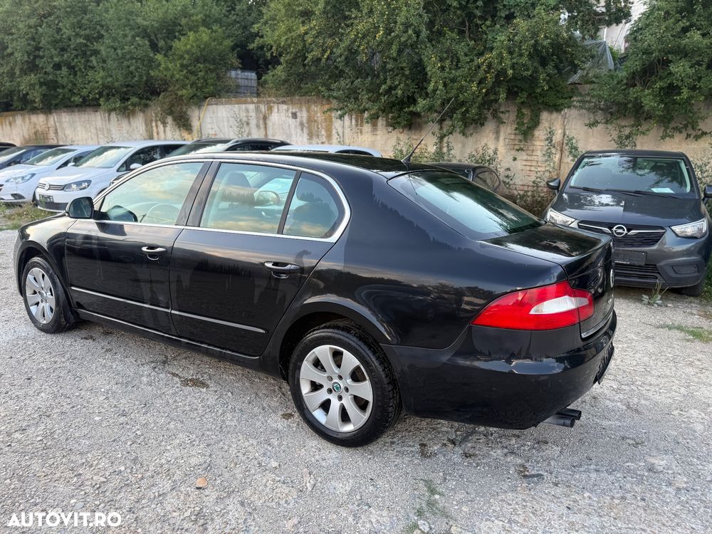 Skoda Superb 2.0 TDI PD Comfort - 4
