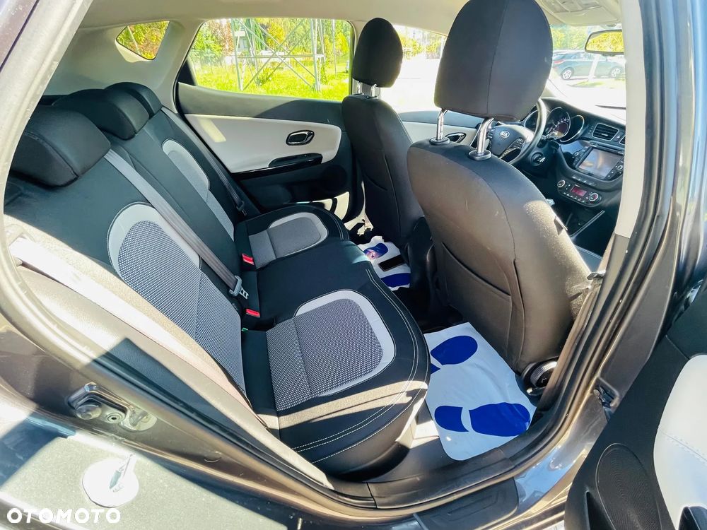 Kia Ceed 1.6 GDI ISG Spirit - 12
