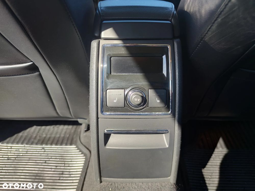 Skoda Superb 2.0 TDI Elegance - 16