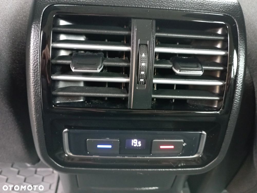 Volkswagen Passat Variant 2.0 TDI BMT SCR Trendline DSG7 - 23