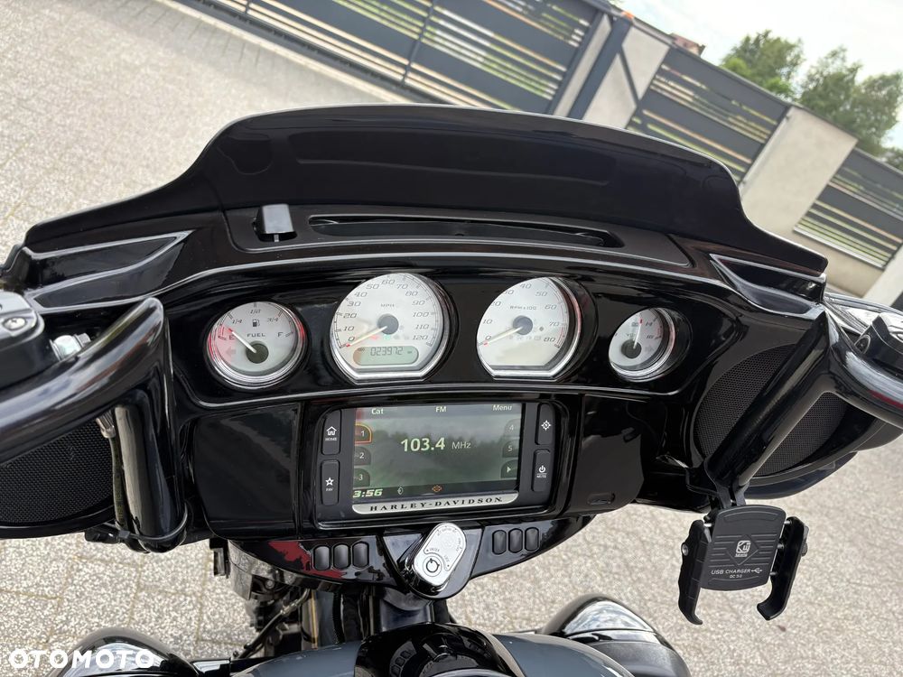Harley-Davidson Touring Street Glide - 15