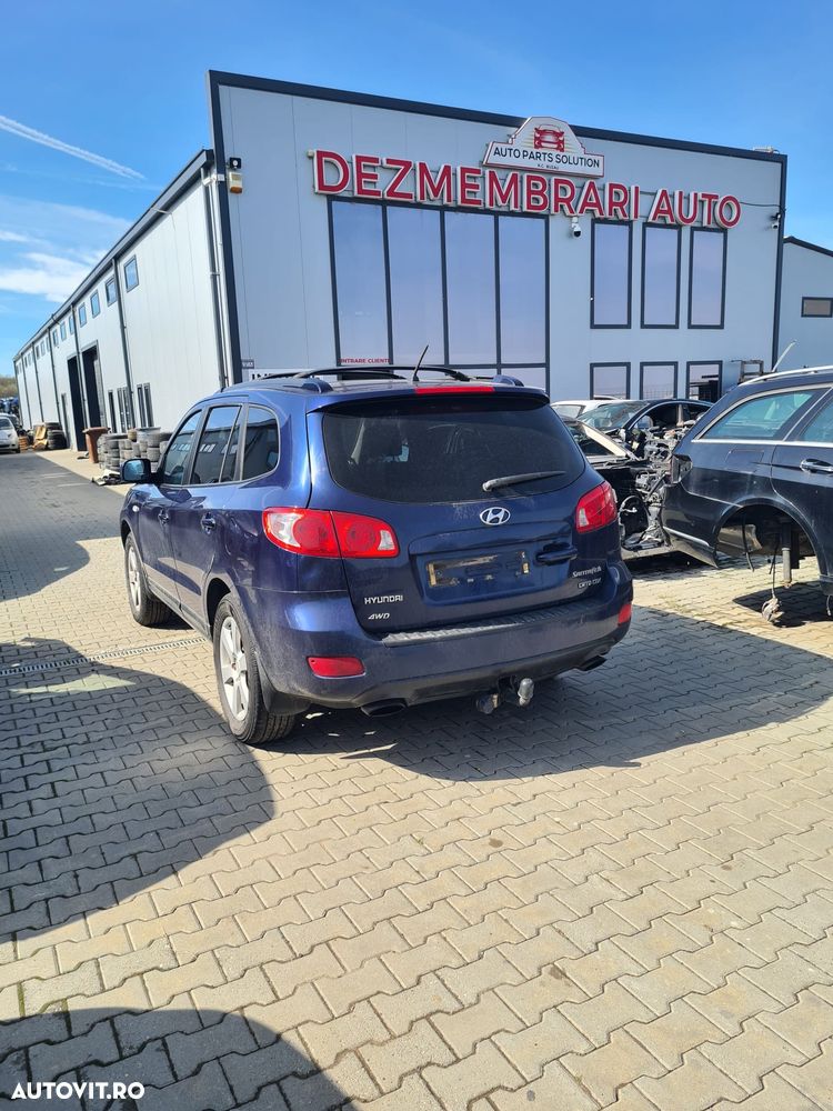 Dezmembram Hyundai Santa Fe 2.2CRDI din 2009 - 3