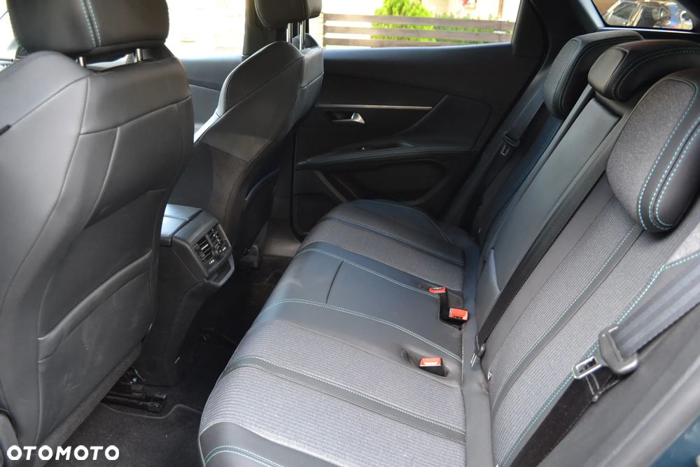 Peugeot 3008 1.6 PureTech Hybrid PHEV Allure S&S EAT8 - 9