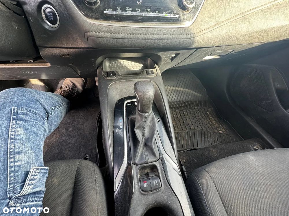 Toyota Corolla - 13