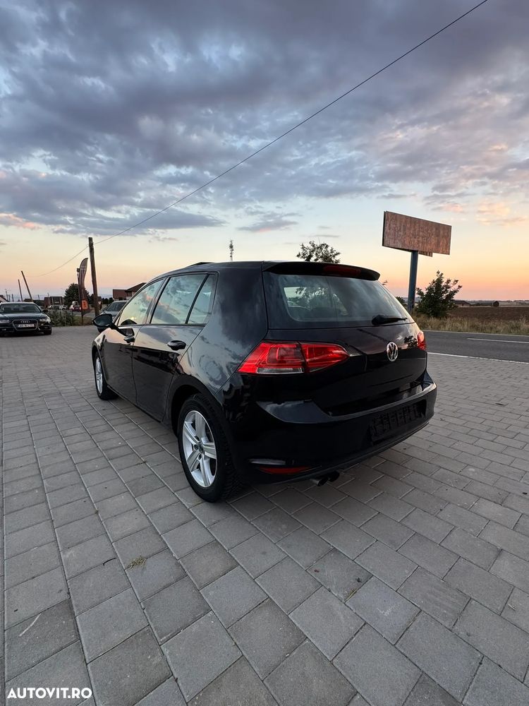 Volkswagen Golf - 5