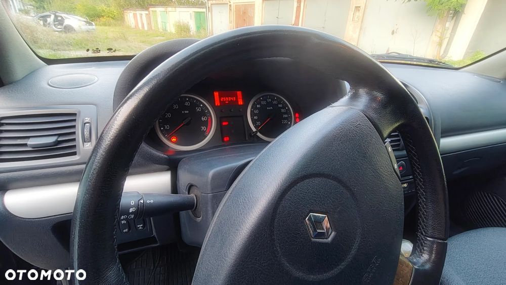 Renault Clio - 36