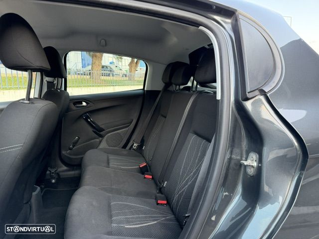 Peugeot 208 1.4 HDi Access - 14