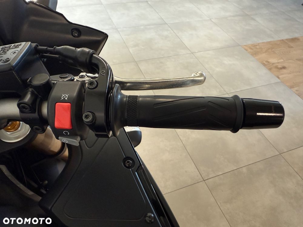Yamaha FZ8 - 10