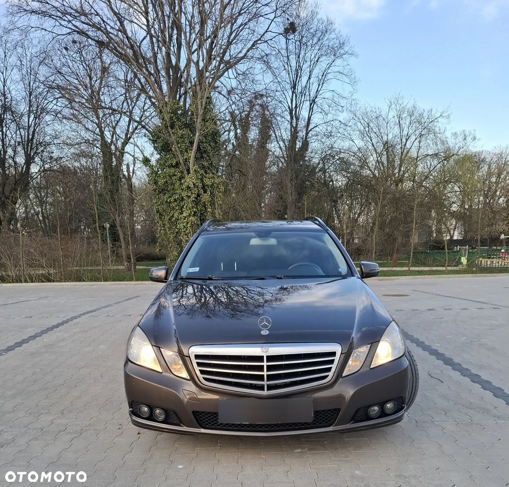Mercedes-Benz Klasa E 200 CDI DPF BlueEFFICIENCY Automatik Avantgarde - 1