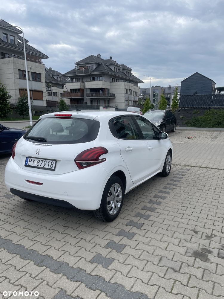 Peugeot 208 - 6