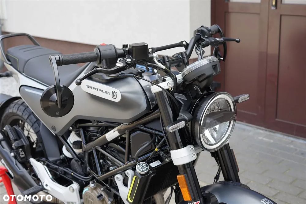 Husqvarna Svartpilen - 12