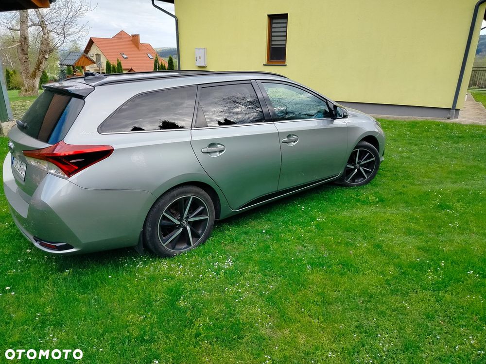 Toyota Auris 1.6 Selection - 14