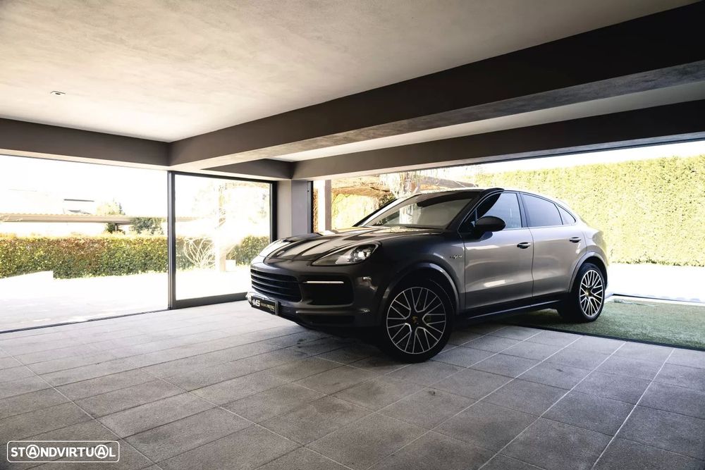 Porsche Cayenne Coupé E-Hybrid Platinum Edition - 2