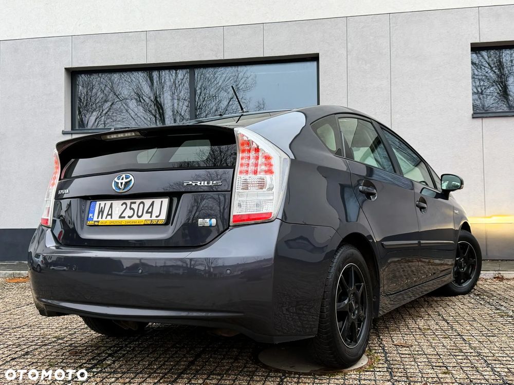 Toyota Prius (Hybrid) Executive - 4