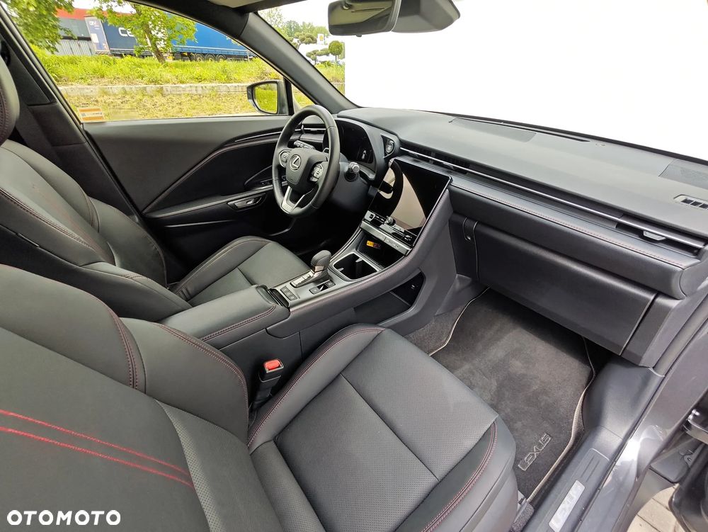 Lexus LBX 1.5 Hybrid Emotion - 4