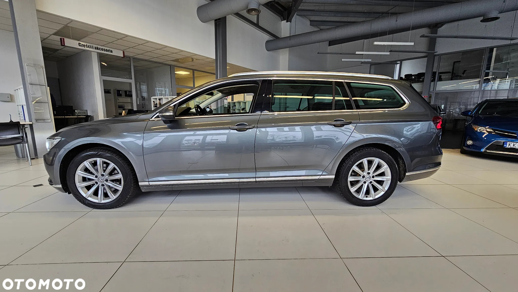 Volkswagen Passat - 2