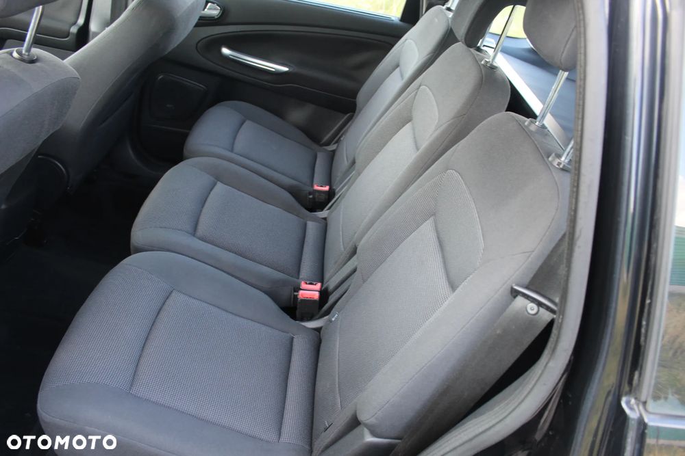 Ford S-Max - 11