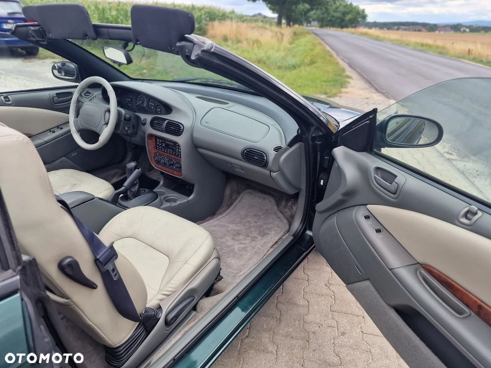 Chrysler Stratus LX 2.0 - 18