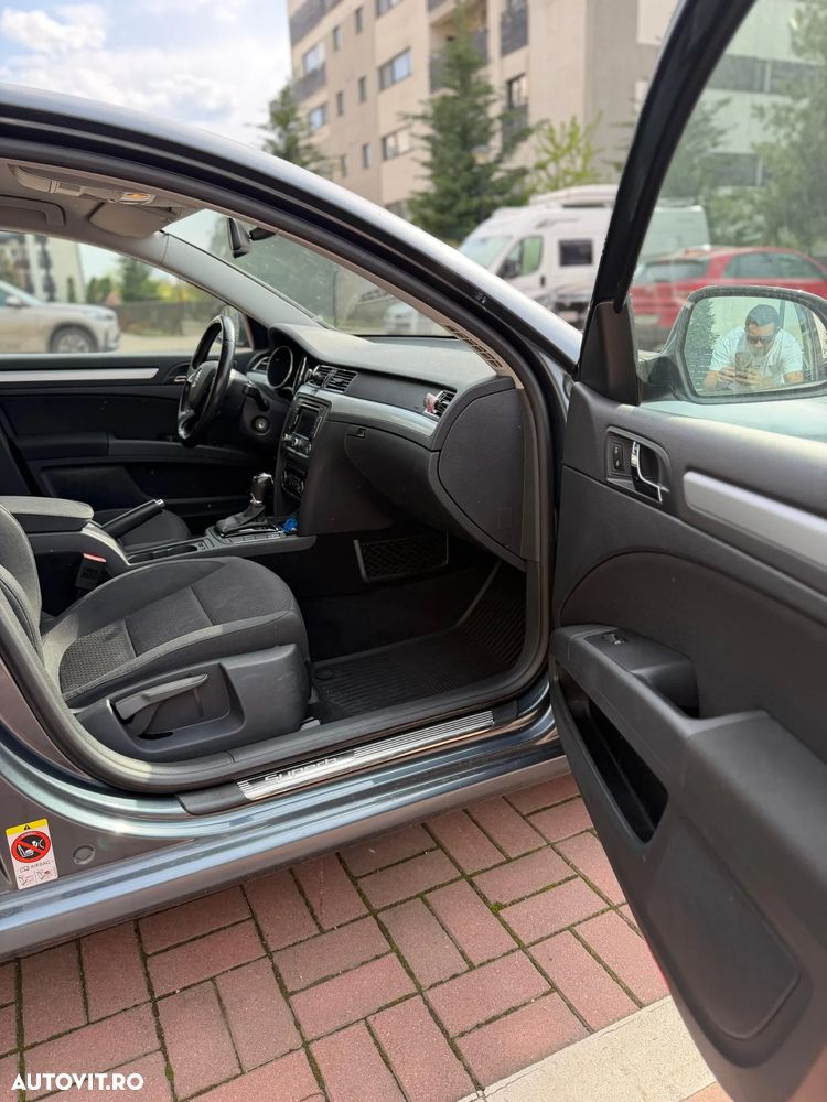 Skoda Superb 2.0 TDI Ambition - 4