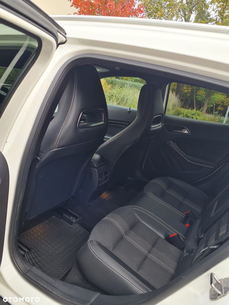 Mercedes-Benz GLA - 7