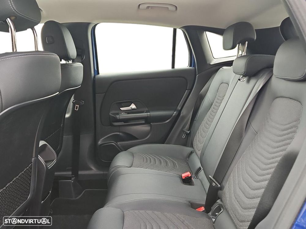 Mercedes-Benz GLA 180 d Progressive - 16