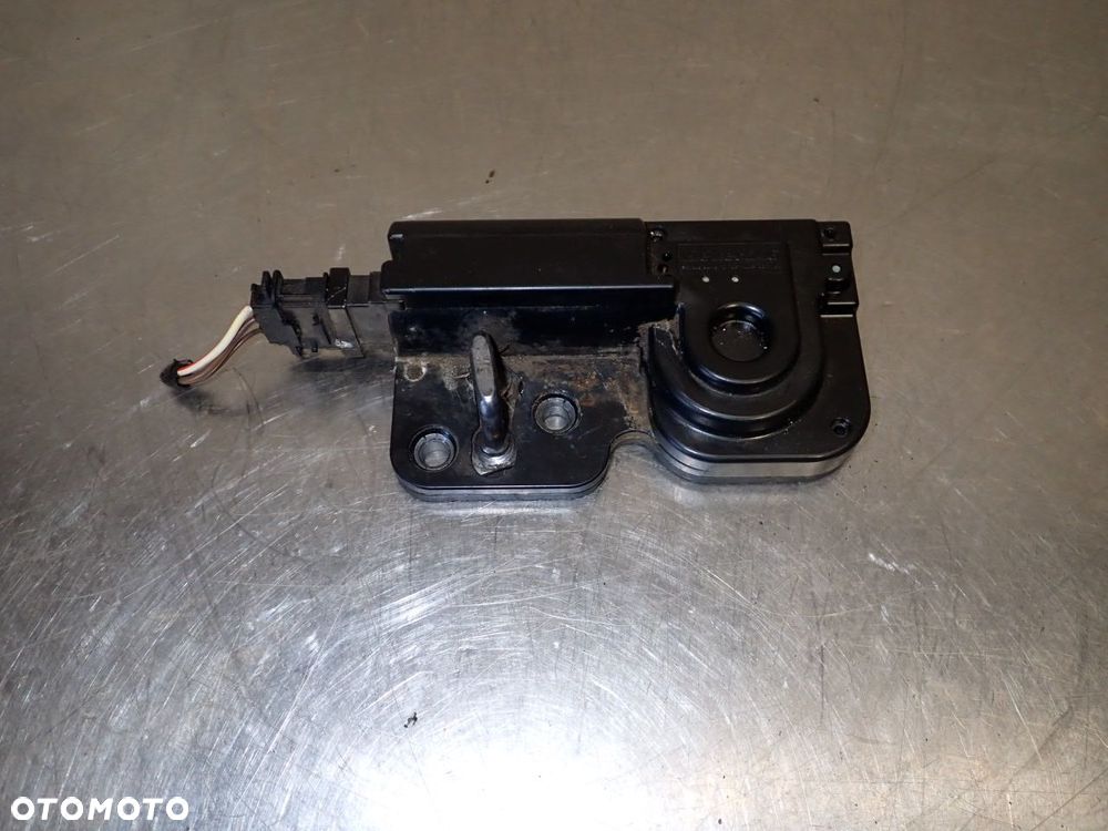 ZAMEK KLAPY BAGAŻNIKA VOLKSWAGEN TOUAREG 5.0 7L0827511 - 1