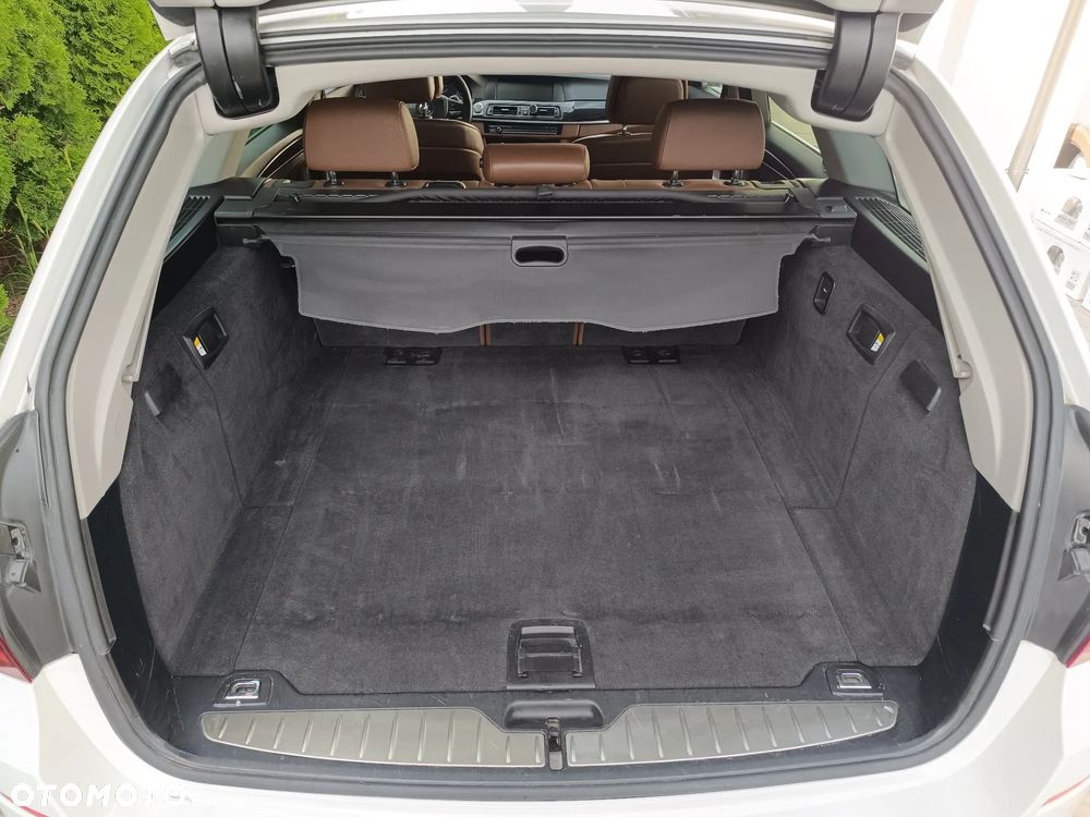 BMW Seria 5 520d - 28
