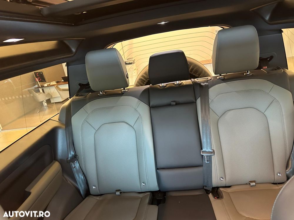 Land Rover Defender - 7