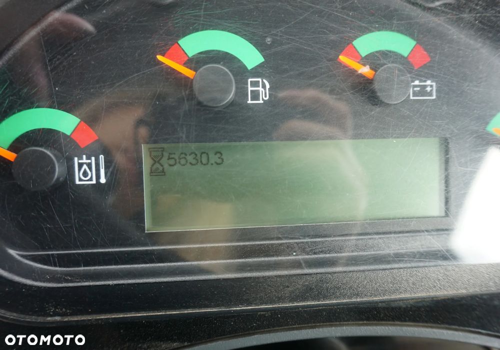 Caterpillar CAT 907 M - 8