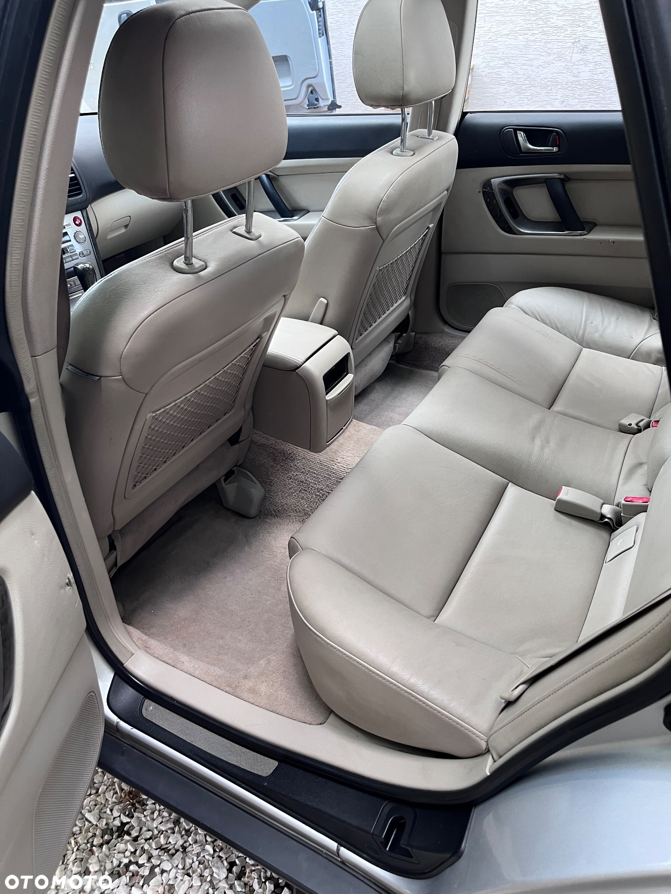 Subaru Outback 3.0 - 12
